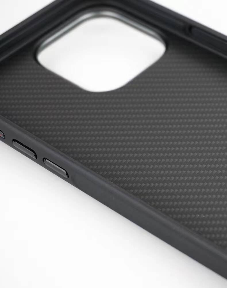 Apple iPhone 14 Kılıf M-safe Şarj Özellikli Karbon Fiber Görünümlü Zore Troy Kapak Siyah